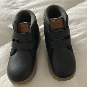 New with tags Carter’s boy boots size 10 black